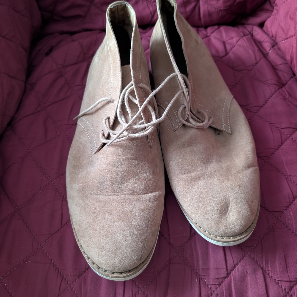 Men's Classic Tan Suede Oxfords